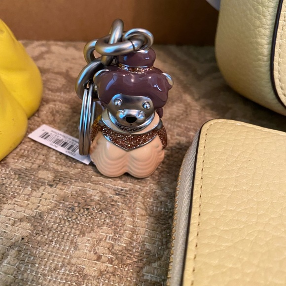 Coach Disney Belle Wallet, Hang Tag NEW - Picture 3 of 6